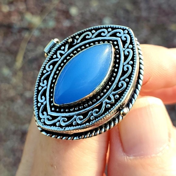 New Huge Chalcedony 925 Silver Poison Ring. - Picture 1 of 12
